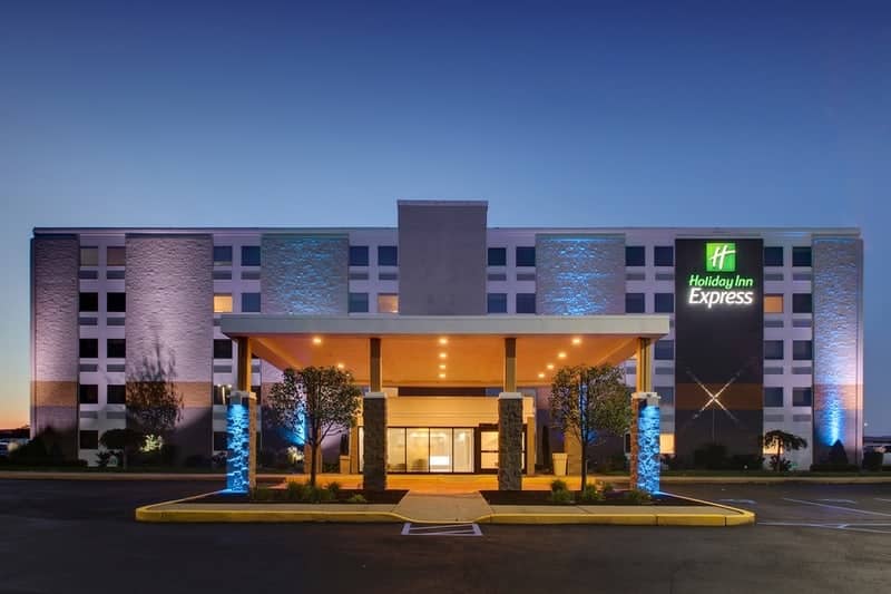 Hotel Photography for Holiday Inn Express Pittston Exterior 11