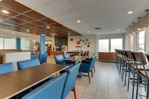 Hotel photography of Holiday Inn Express breakfast area