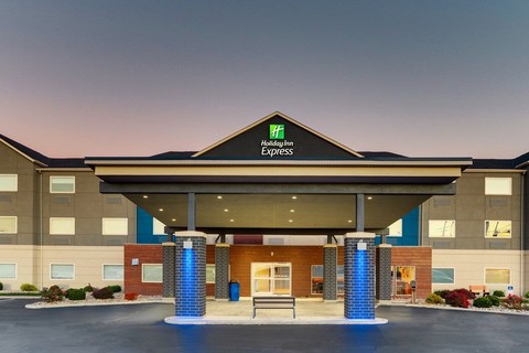 Professional hotel photography of Holiday Inn Express exterior