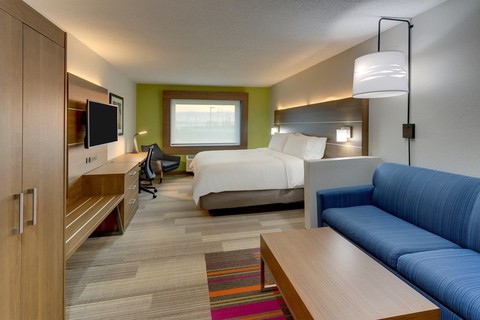 Hotel photography of Holiday Inn Express hotel suite