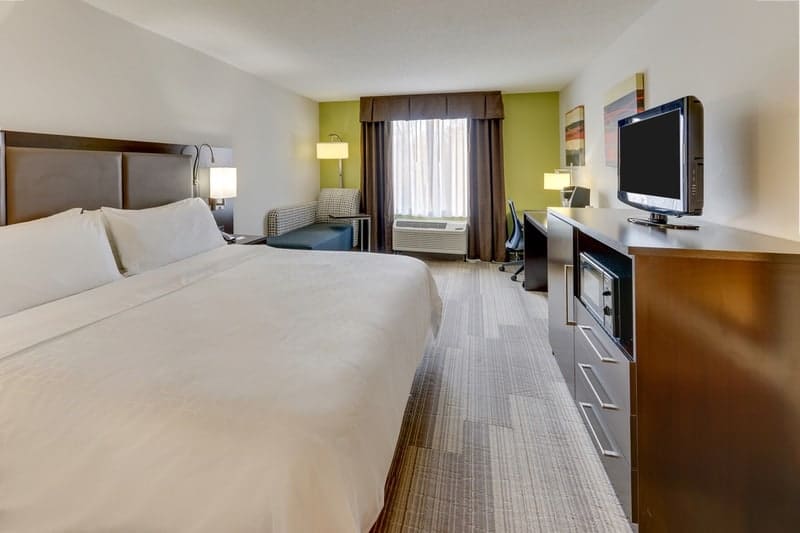 IHG Approved Photography for Holiday Inn Express Dayton Centerville KNGN 01