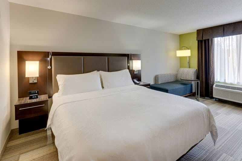 IHG Approved Photography for Holiday Inn Express Dayton Centerville KNGN 02