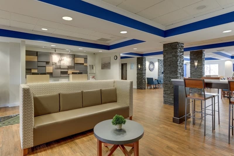 IHG Approved Photography for Holiday Inn Express Dayton Centerville Lobby 06