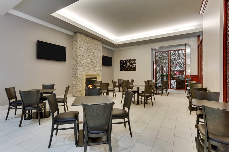 Hilton approved hotel photography for doubletree stl forest park Dining Area 01
